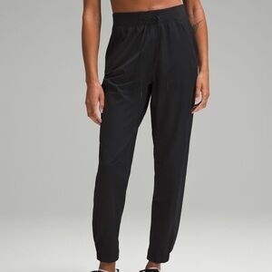 Lululemon License to Train Joggers - LIKE NEW -
